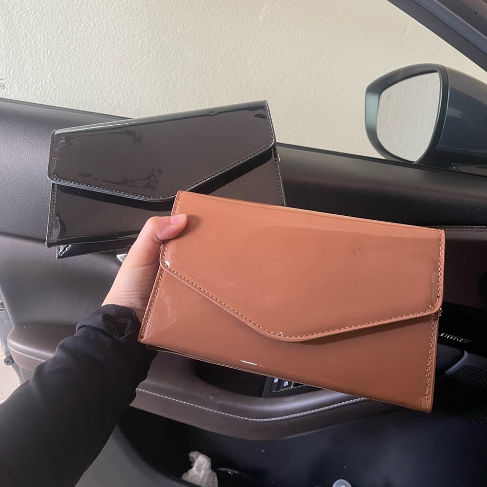 Both clutches included